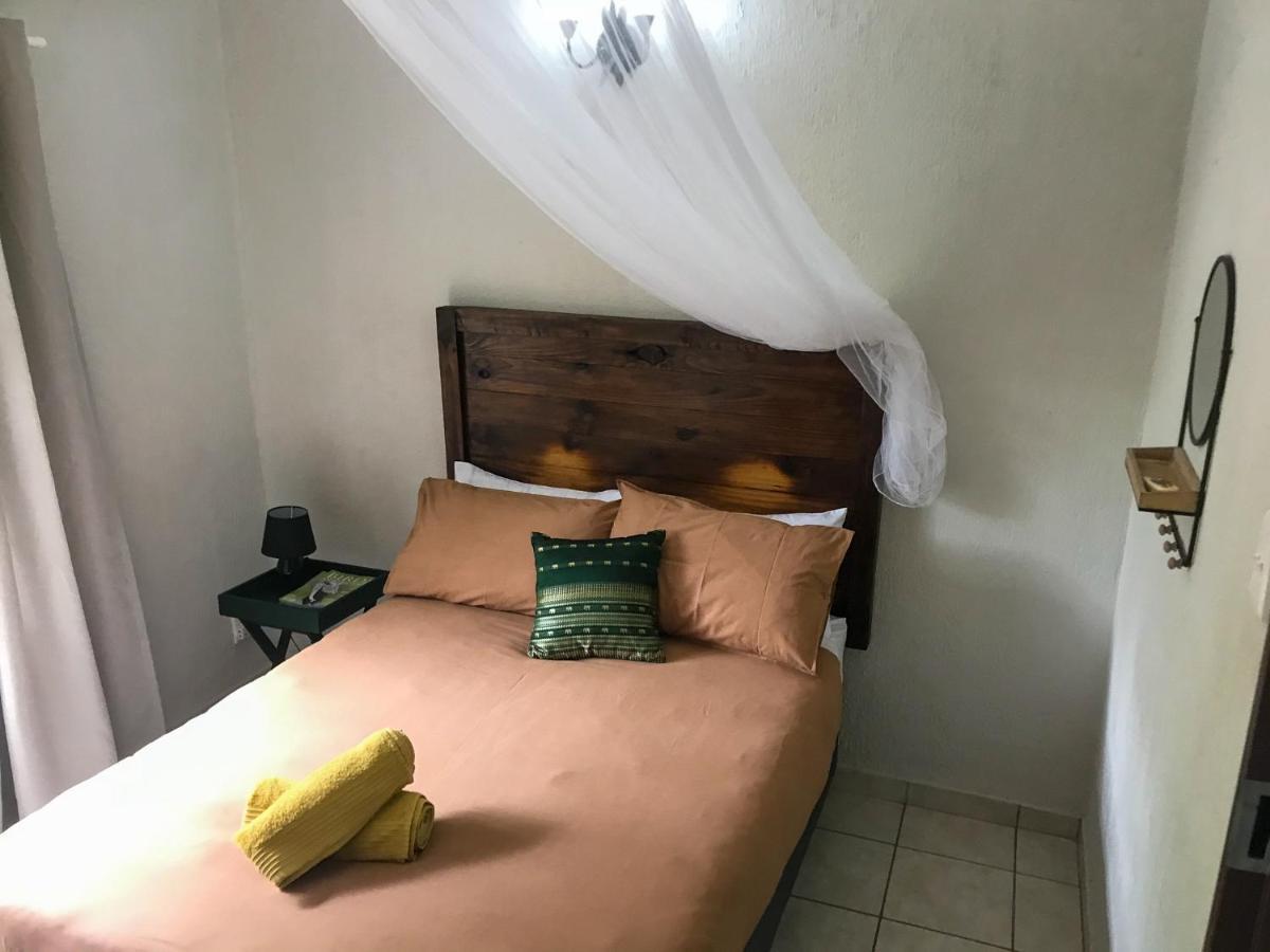 Hello Kruger Hideaway Cottage & Skilpad Studio 玛洛斯帕克 外观 照片