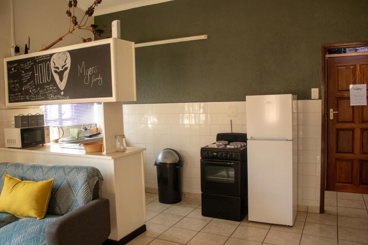 Hello Kruger Hideaway Cottage & Skilpad Studio 玛洛斯帕克 外观 照片